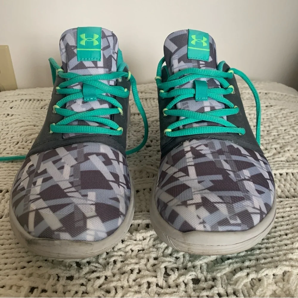 Youth Girl’s 6Y UNDER ARMOUR Charged 24/7 Gray Teal Running Athletic Sneakers